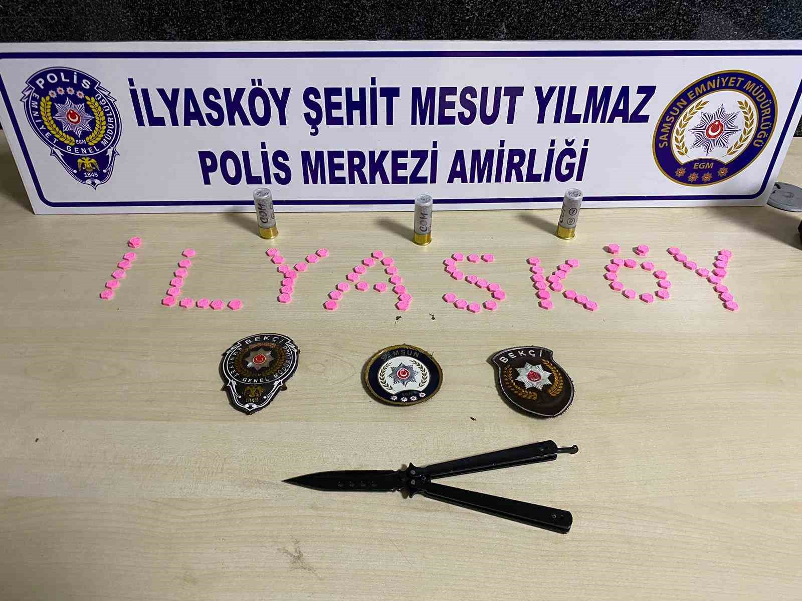 SAMSUN'DA ŞÜPHE ÜZERİNE BİR ARAÇTA YAPILAN ARAMADA 97 ADET UYUŞTURUCU