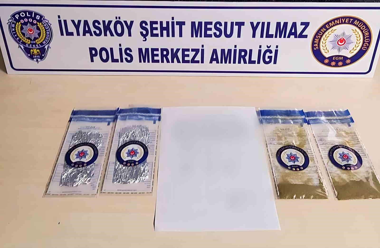 SAMSUN'DA ŞÜPHE ÜZERİNE BİR KİŞİNİN ÜZERİNDE ARAMA YAPAN EKİPLER UYUŞTURUCU