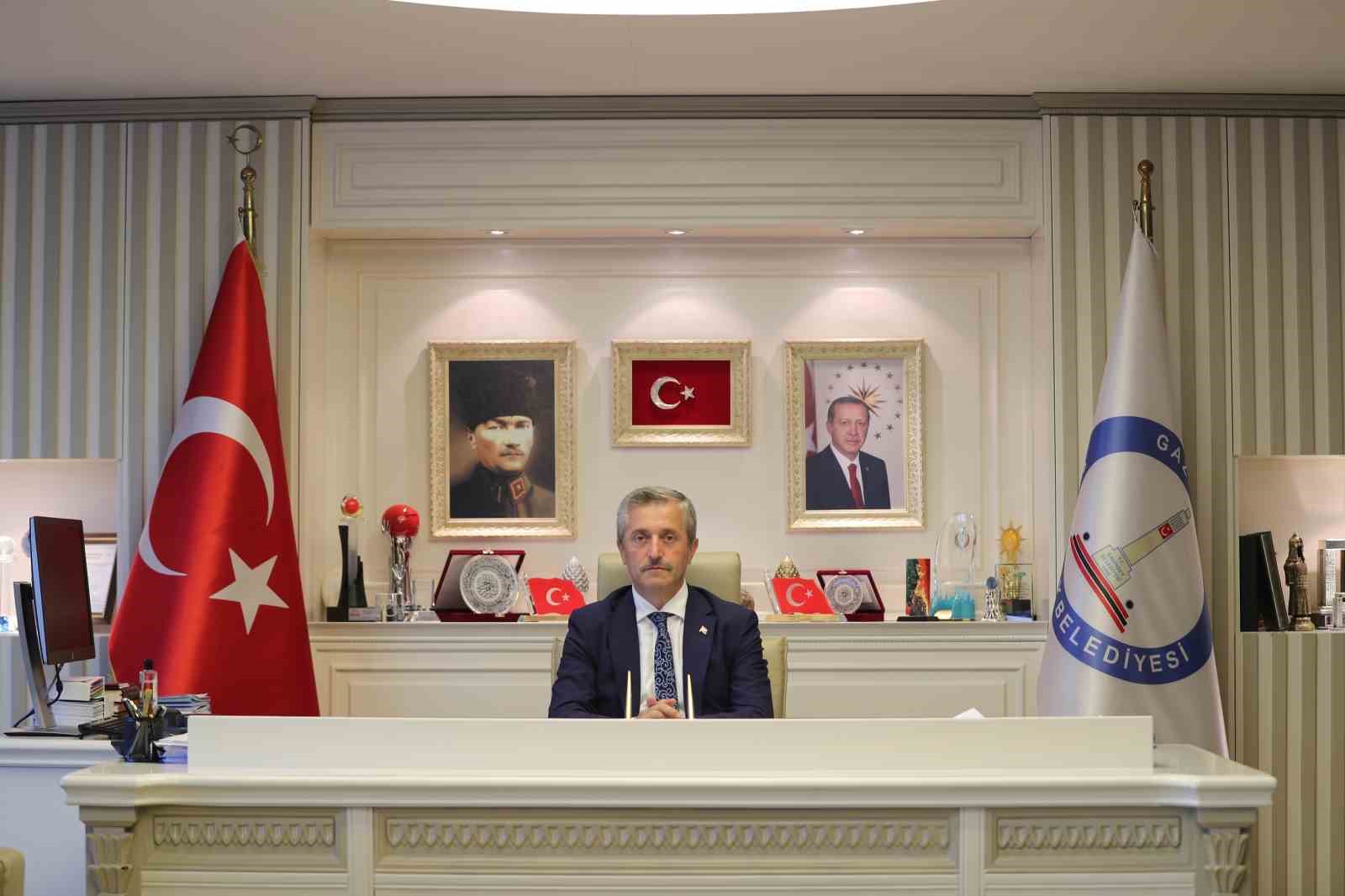 ŞAHİNBEY BELEDİYE BAŞKANI MEHMET TAHMAZOĞLU TRAFİK HAFTASINI KUTLAYARAK ŞEHRİN TRAFİĞİNİ