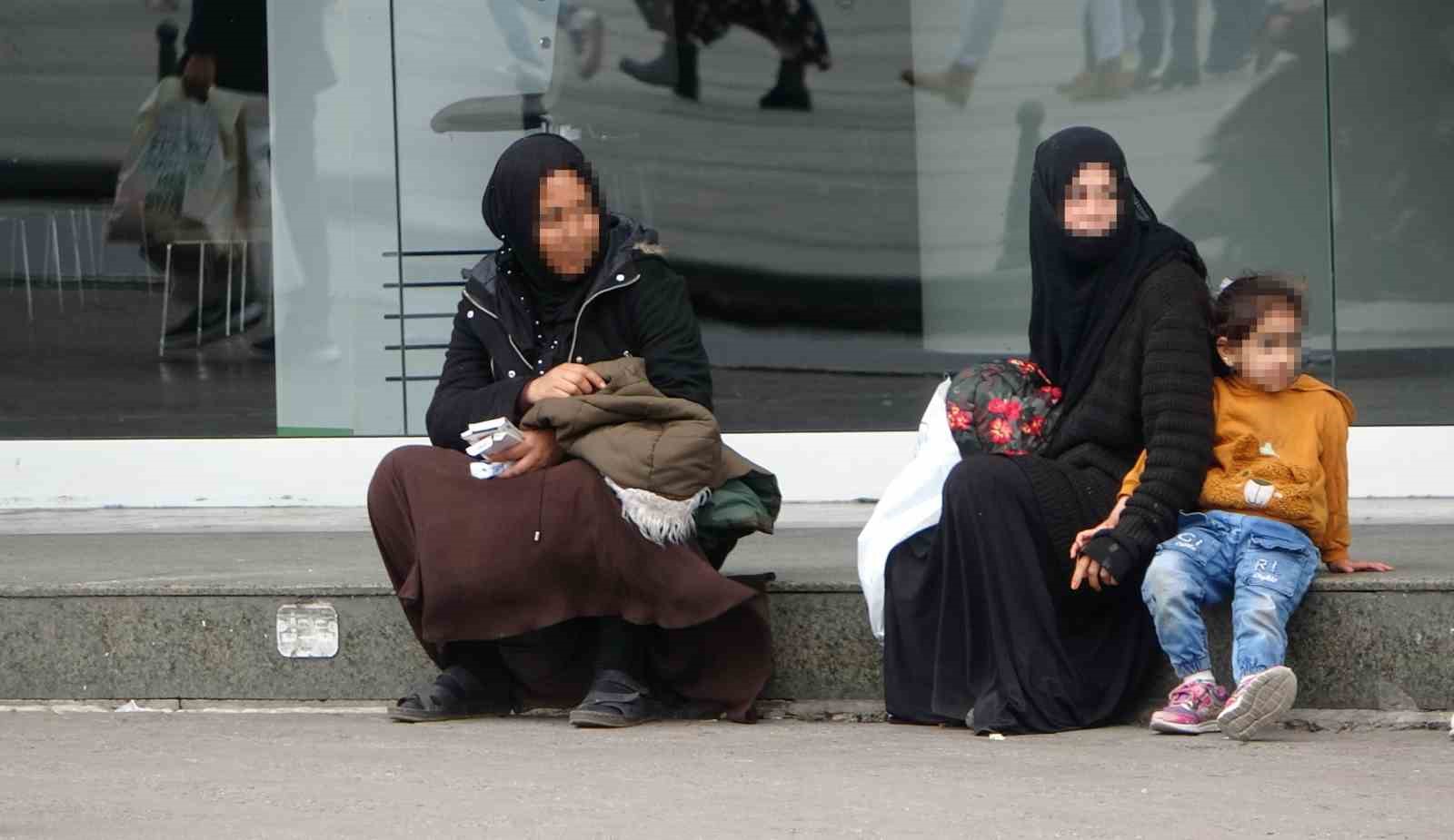 TAKSİM MEYDANI VE İSTİKLAL CADDESİ'NDE DİLENCİ OPERASYONU YAPILDI.