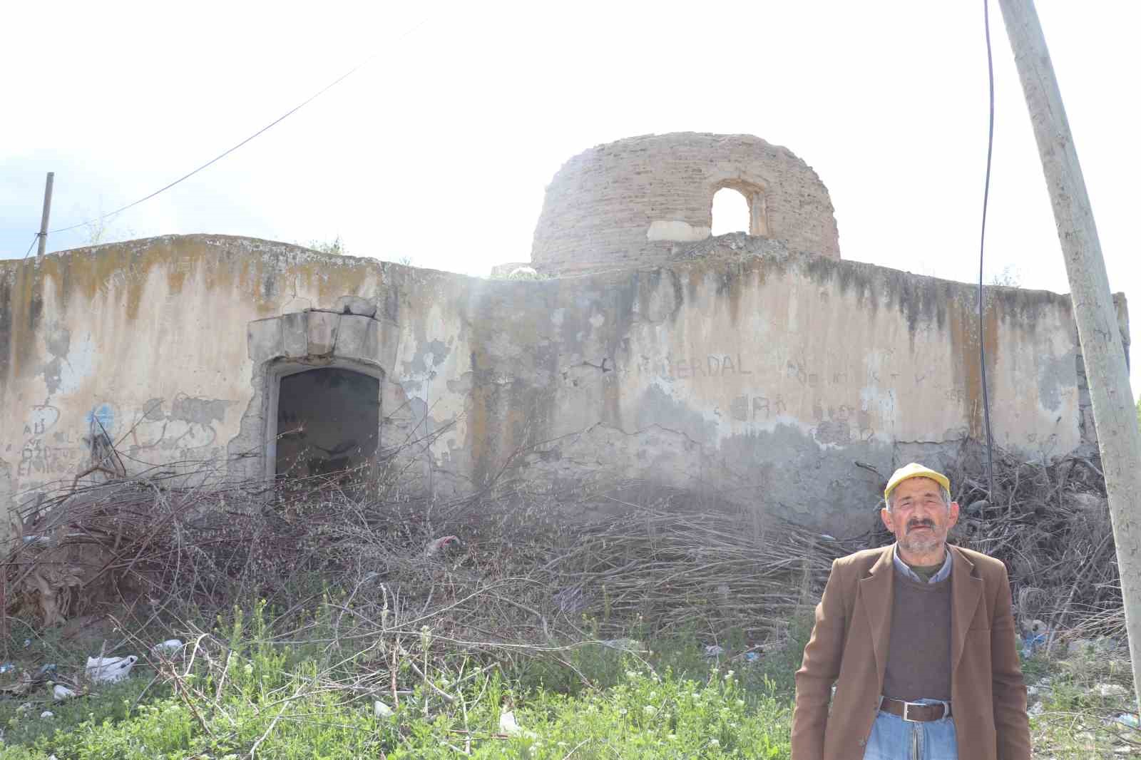 TARİHİ “ORTAKÖY HAMAMI” KADERİNE TERK EDİLDİTARİHİ “ORTAKÖY HAMAMI” KADERİNE TERK