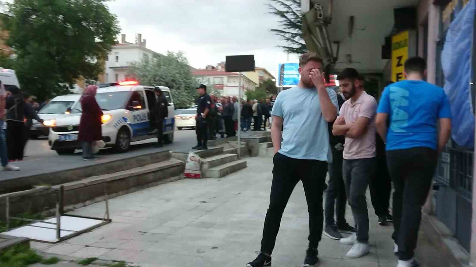 ANKARA’NIN KEÇİÖREN İLÇESİNDE, TARTIŞTIĞI YAN KOMŞUSUNA GELEN KİŞİYİ POMPALI TÜFEKLE
