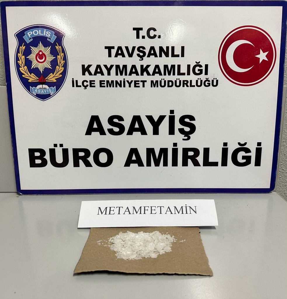 TAVŞANLI’DA BİR ARAÇTA UYUŞTURUCU ELE GEÇİRİLDİ