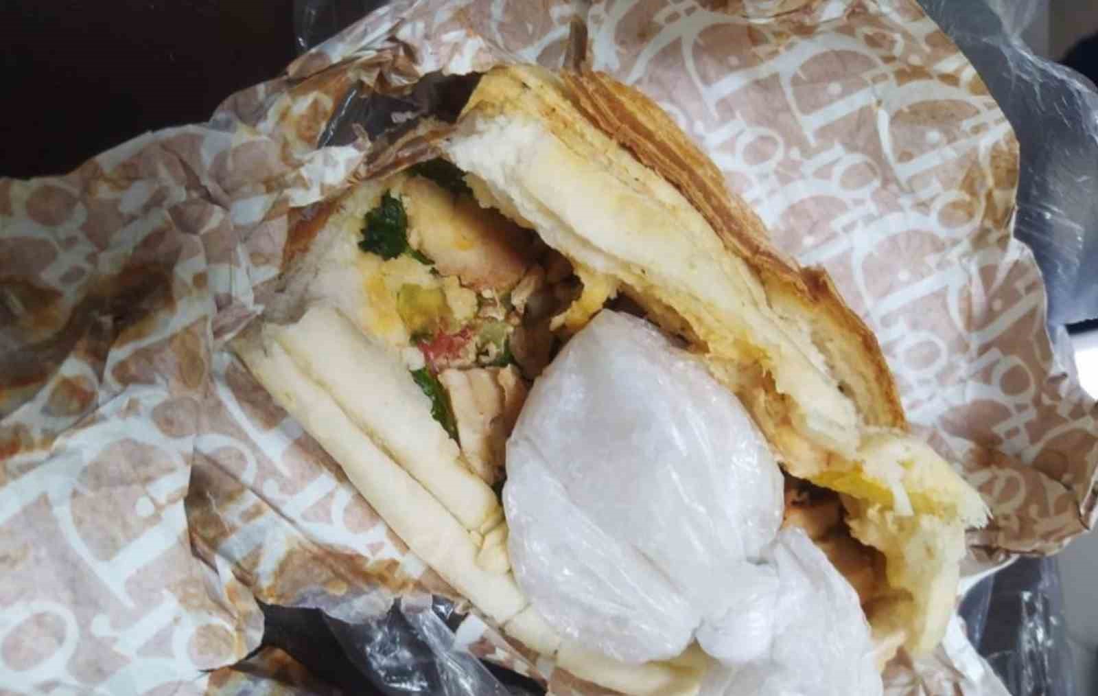 KASTAMONU’DA ÜST ARAMASI YAPILAN İKİ ŞAHSIN YANINDA BULUNAN TAVUK DÖNERİN