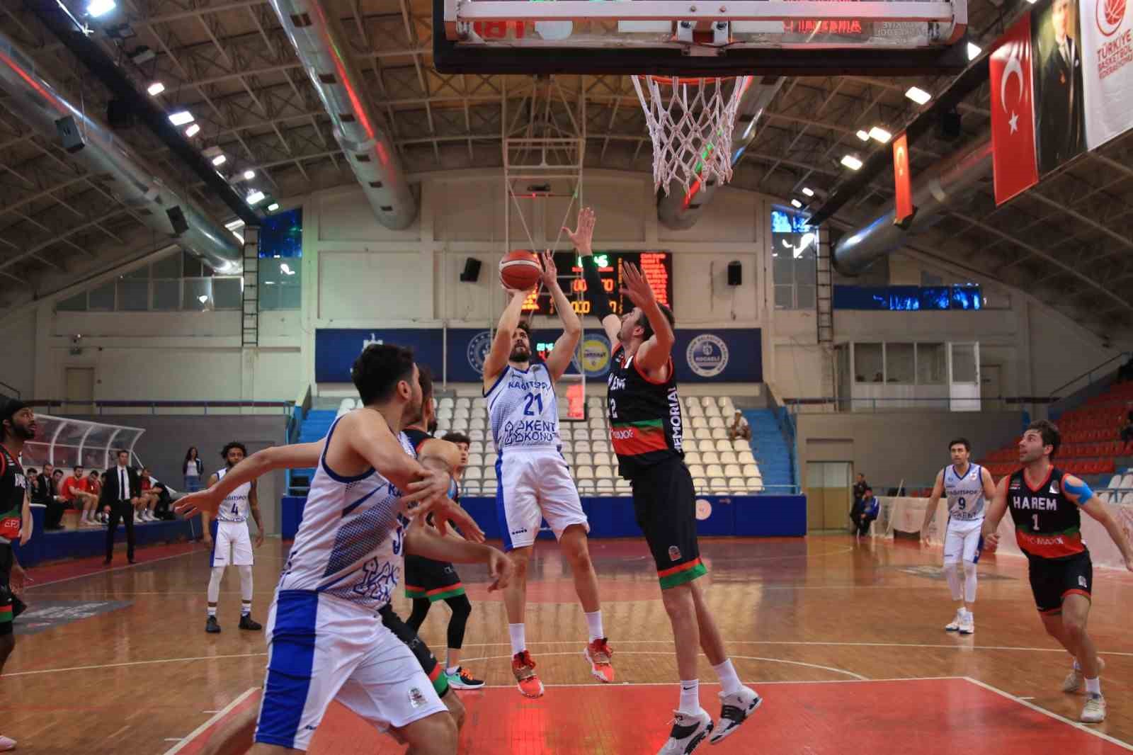 TÜRKİYE BASKETBOL LİGİ ÖZGÜR ADIGÜZEL SEZONU 30. HAFTA KARŞILAŞMASINDA KOCAELİ