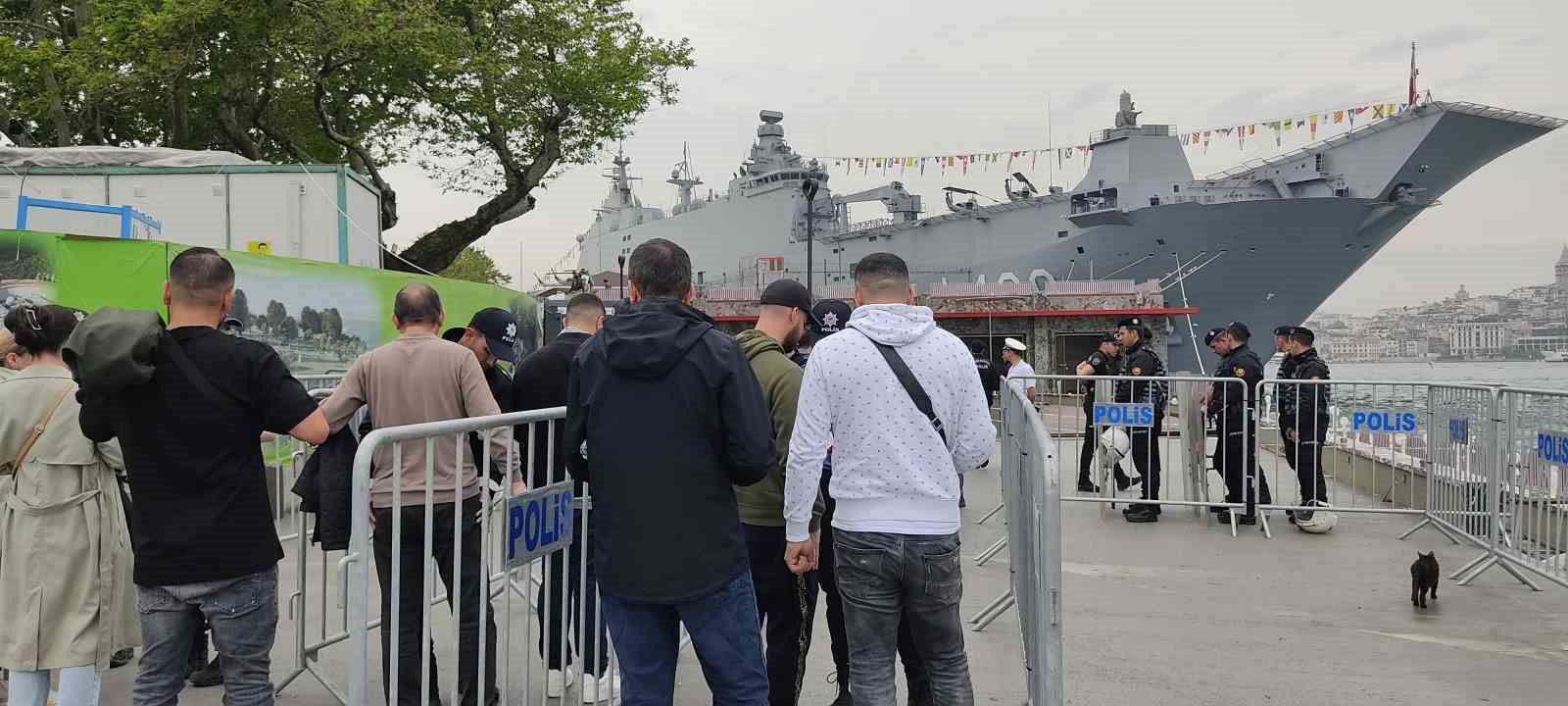 DÜNYANIN İLK SİLAHLI İNSANSIZ HAVA ARACI (SİHA) GEMİSİ VE TÜRKİYE'NİN