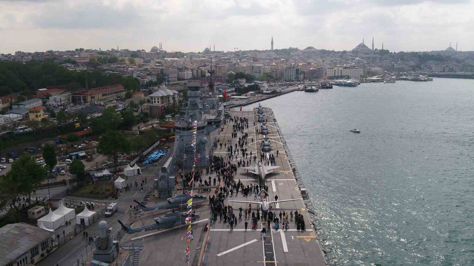 DÜNYANIN İLK SİHA VE TÜRKİYE'NİN EN BÜYÜK ASKERİ GEMİSİ TCG