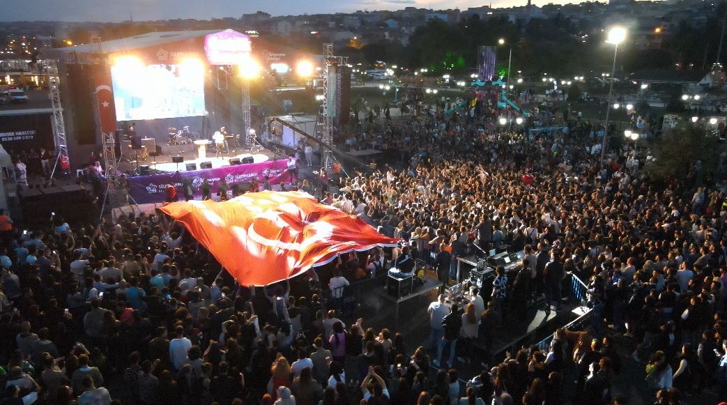 TEKİRDAĞ’DA SÜLEYMANPAŞA BELEDİYESİ, ÜNİVERSİTE SINAVLARINA HAZIRLANAN LİSE SON SINIF ÖĞRENCİLERİ