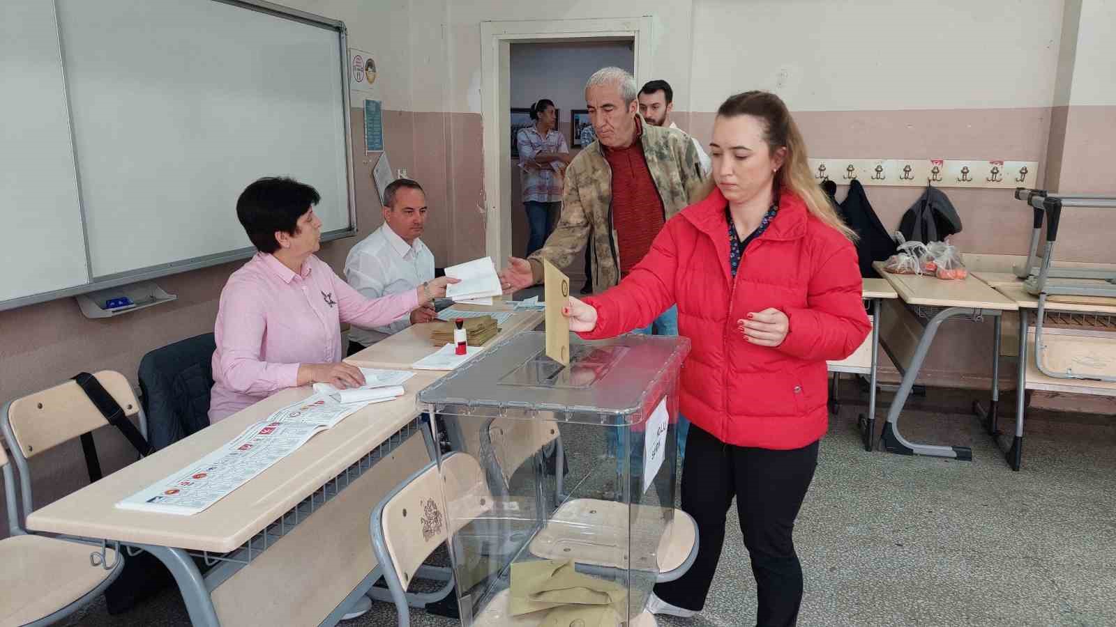 TEKİRDAĞ'DA CUMHURBAŞKANLIĞI VE MİLLETVEKİLİ SEÇİMLERİ İÇİN OY VERME İŞLEMİ BAŞLADI.
