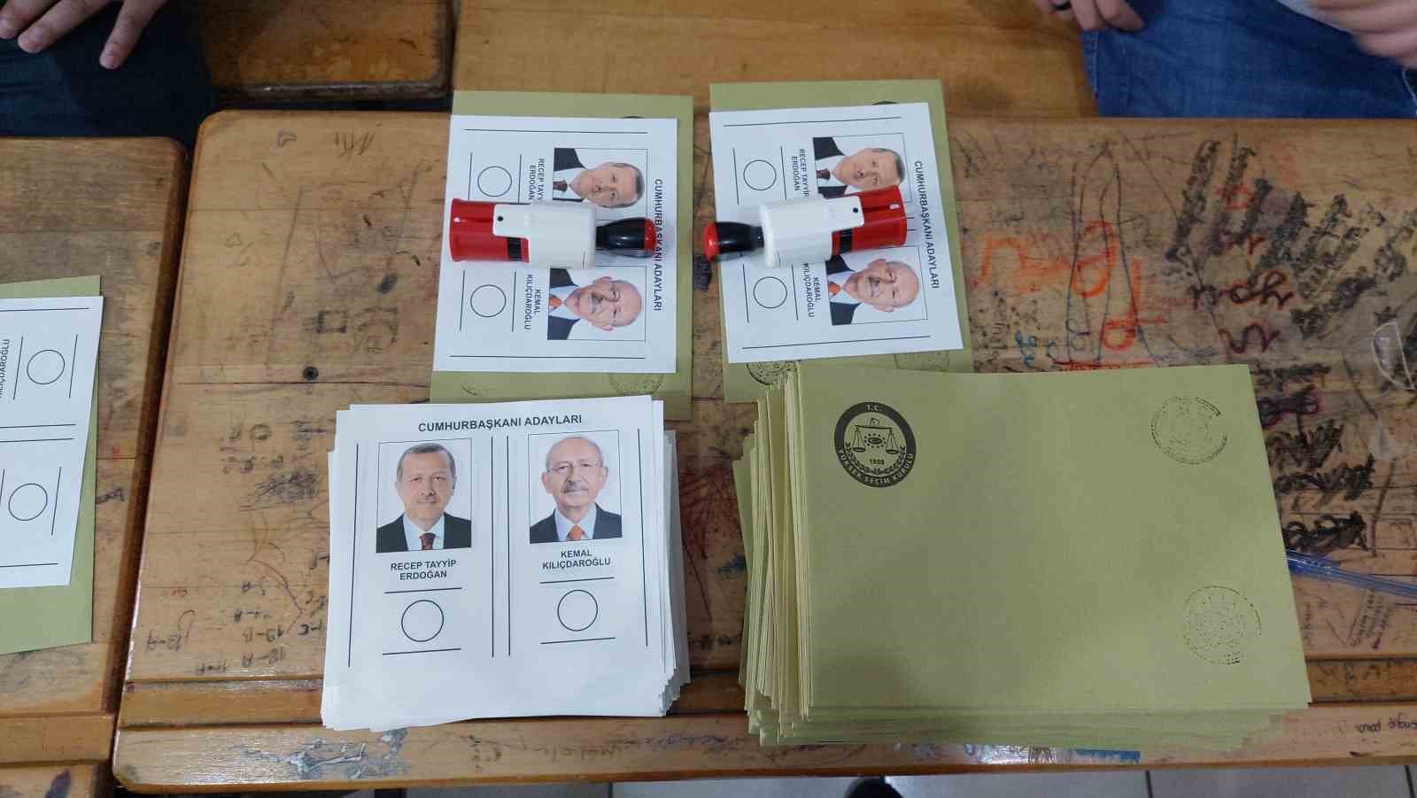 CUMHURBAŞKANLIĞI İKİNCİ TUR SEÇİMLERİ'NDE OY VERME İŞLEMİ BAŞLADI.