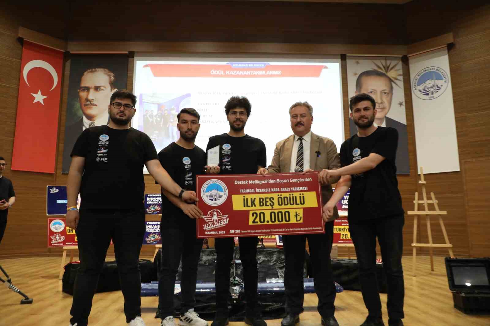 MELİKGAZİ BELEDİYESİ’NİN DESTEKLERİYLE TEKNOFEST’TE GURUR KAYNAĞI OLAN VE KAYSERİ’YE 4