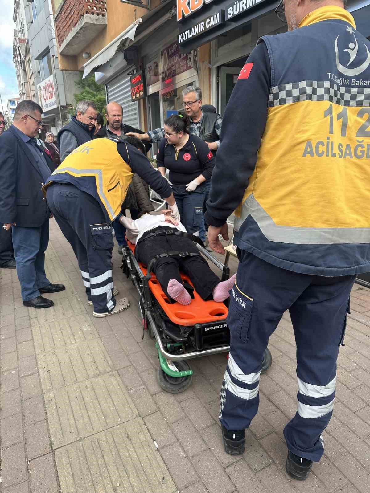 TEKİRDAĞ'IN MURATLI İLÇESİNDE BELEDİYE TEMİZLİK ARACININ ÇARPTIĞI YAYA YARALANDI.