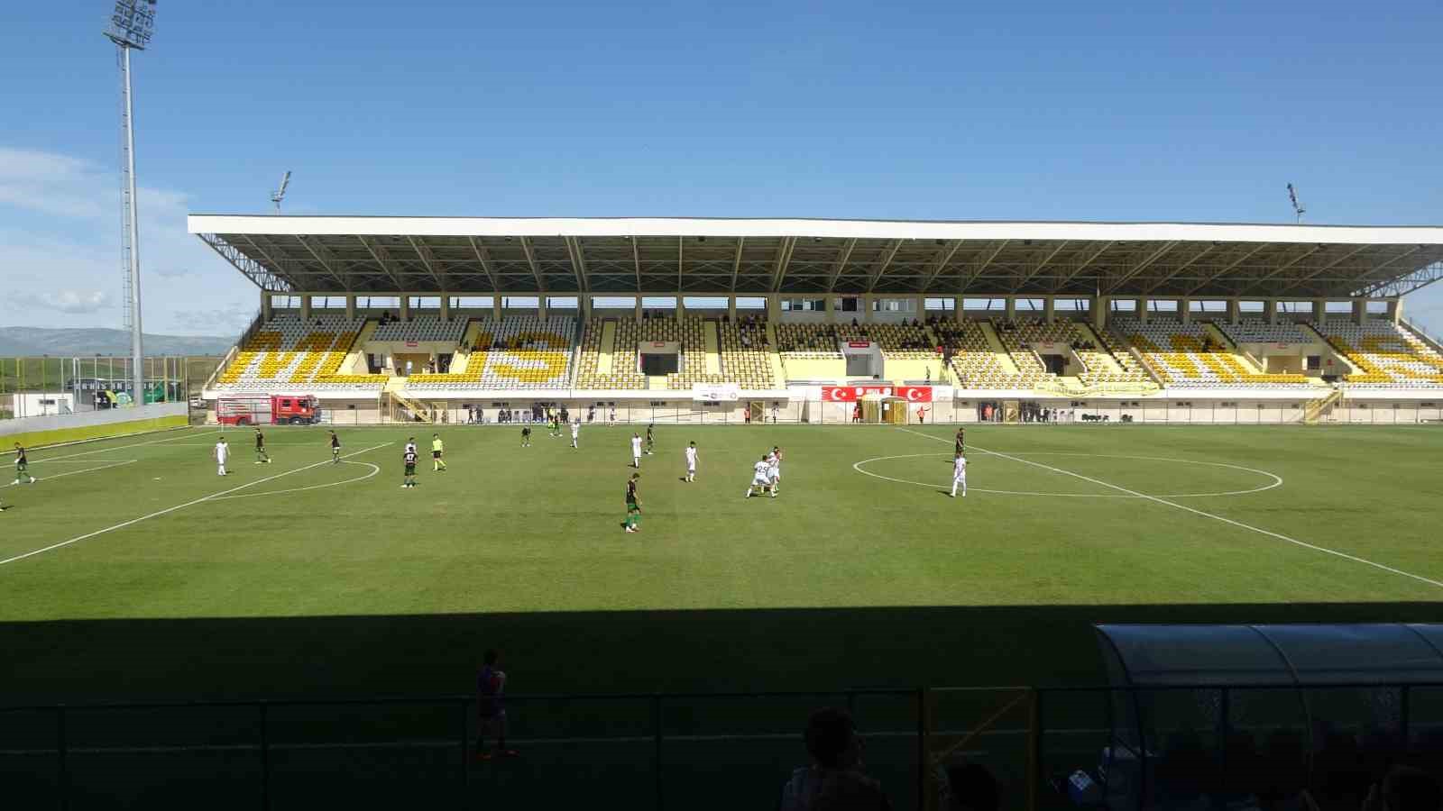 TFF 3. LİGDE MÜCADELE EDEN 1984 MUŞSPOR, SAHASINDA KARŞILAŞTIĞI AKHİSARSPOR’U