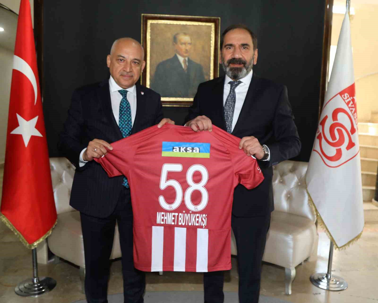 TFF BAŞKANI MEHMET BÜYÜKEKŞİ, 'ALTYAPI AKADEMİLERİ PROJESİ' DAHİLİNDE DG SİVASSPOR