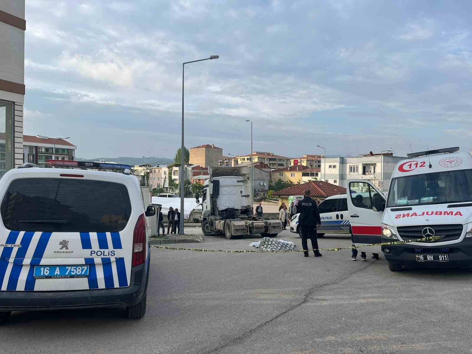 BURSA’DA ALIŞVERİŞ YAPMAK İÇİN GİTTİĞİ PAZARDAN DÖNEN 74 YAŞINDAKİ KADIN,