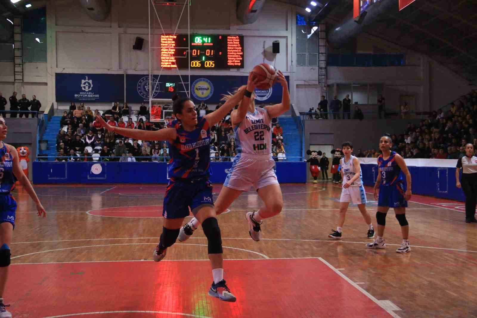 TÜRKİYE KADINLAR BASKETBOL LİGİ’NİN PLAY-OFF FİNALİ İKİNCİ MAÇINDA ALANYA BELEDİYESPOR