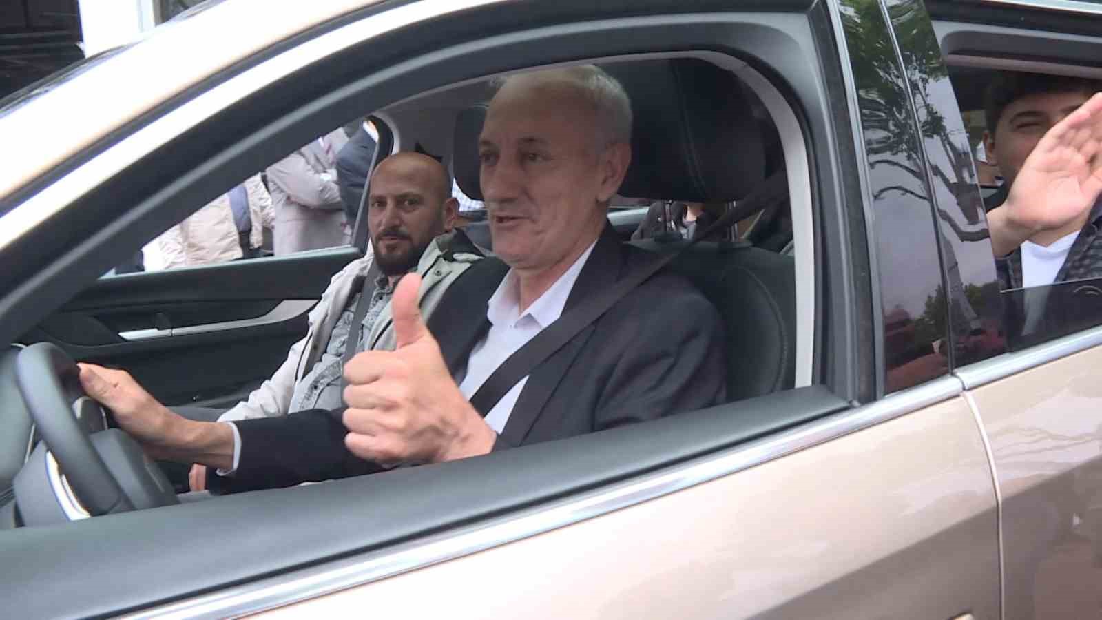 SANAYİ VE TEKNOLOJİ BAKANI MUSTAFA VARANK, BURSA’DAKİ OTO GALERİCİLERİ ZİYARETİ