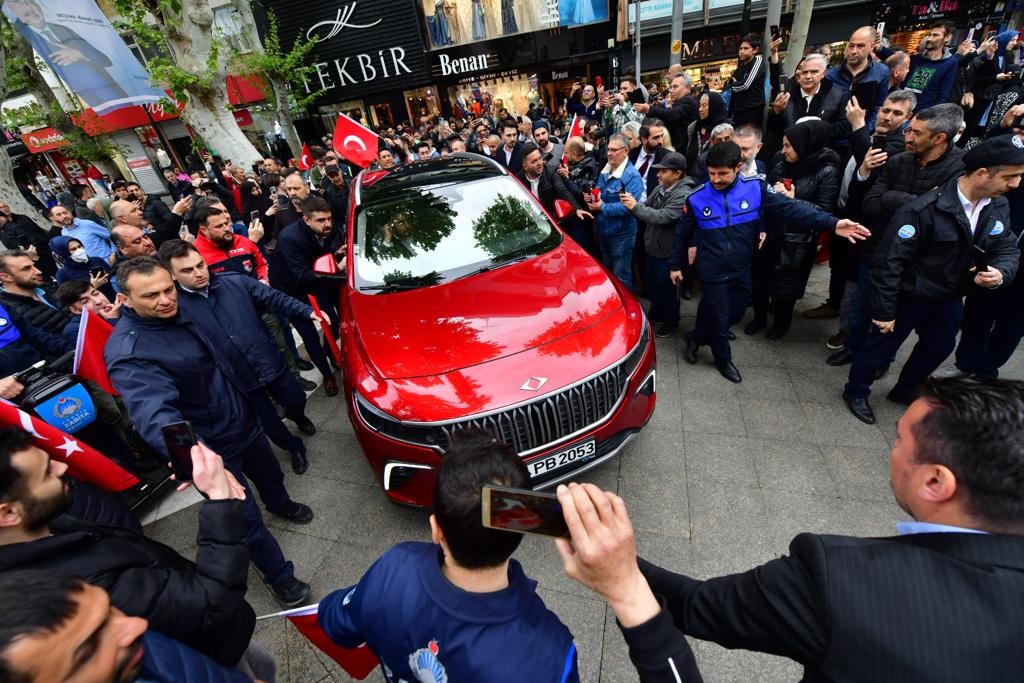 TÜRKİYE'NİN MİLLİ VE YERLİ OTOMOBİLİ TOGG'UN T10X SERİSİ PENDİKLİ VATANDAŞLARLA