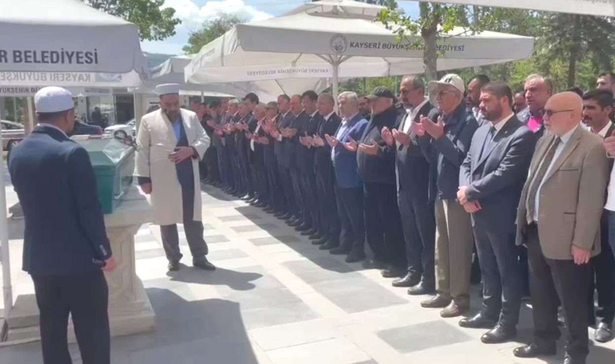 KAYSERİLİ İŞADAMI VE KAYSERİSPOR'UN ESKİ YÖNETİCİSİ İBRAHİM TOKGÖZ'ÜN ANNESİ AYNİ