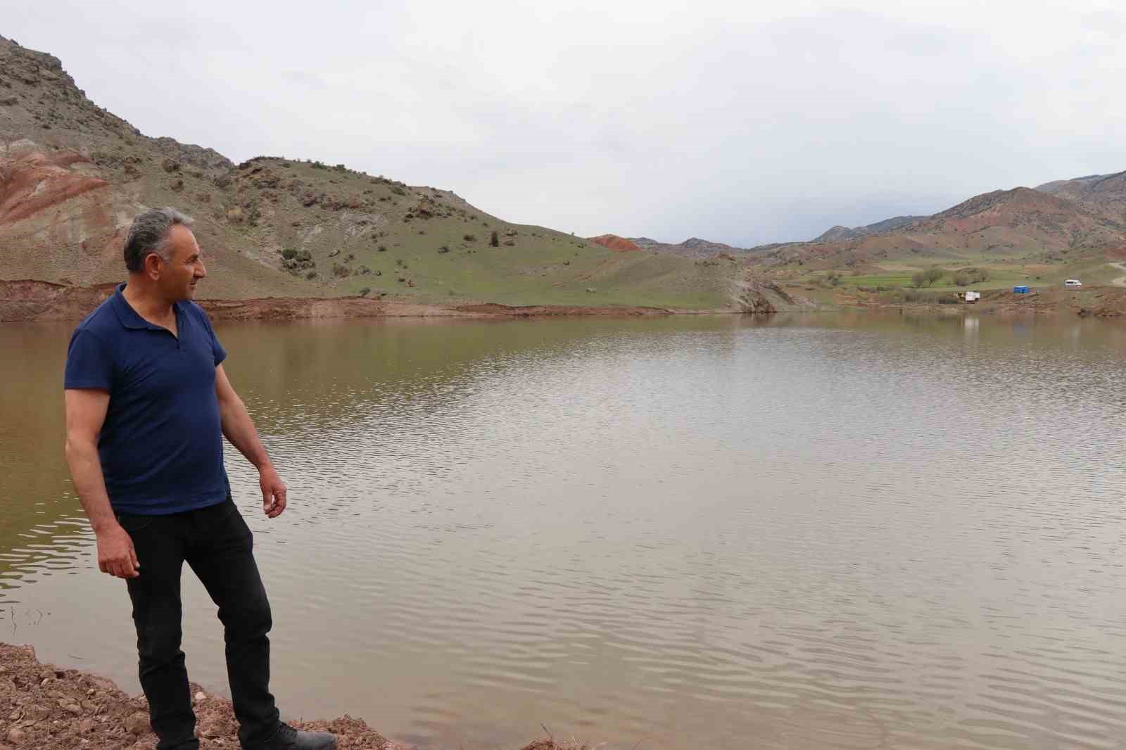 OLTU'NUN TOPRAK KALE MAHALLESİNE YAPILAN GÖLET 10 BİN DÖNÜM KIRAÇ