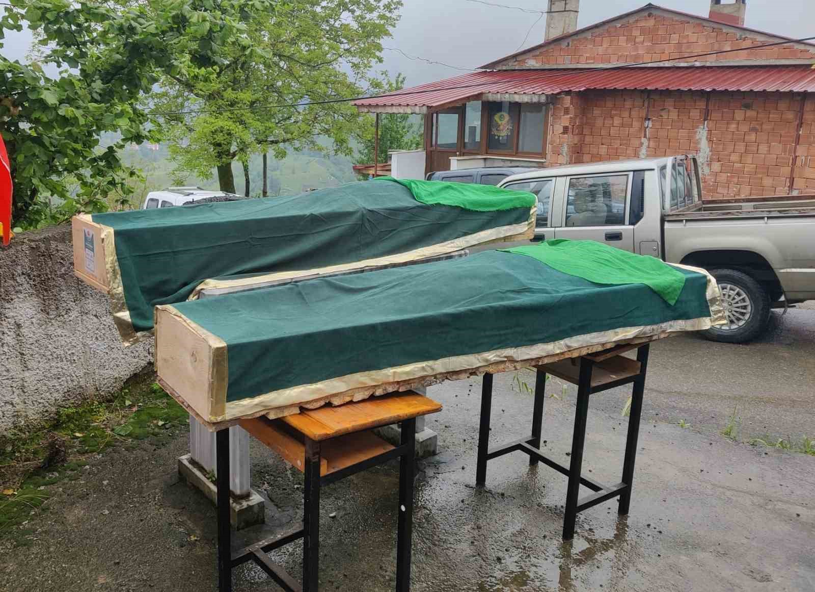 TRABZON'UN OF İLÇESİ'NE BAĞLI GÜMÜŞÖREN MAHALLESİ'NDE İKİ KIZ KARDEŞ 5