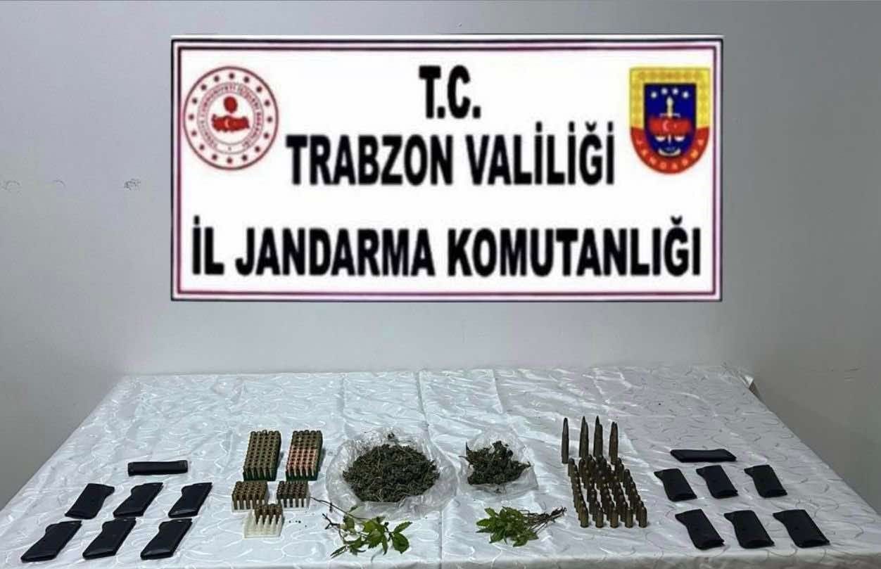TRABZON'UN MAÇKA İLÇESİNDE JANDARMA EKİPLERİNCE YAPILAN UYUŞTURUCU OPERASYONUNDA 3 ŞAHIS