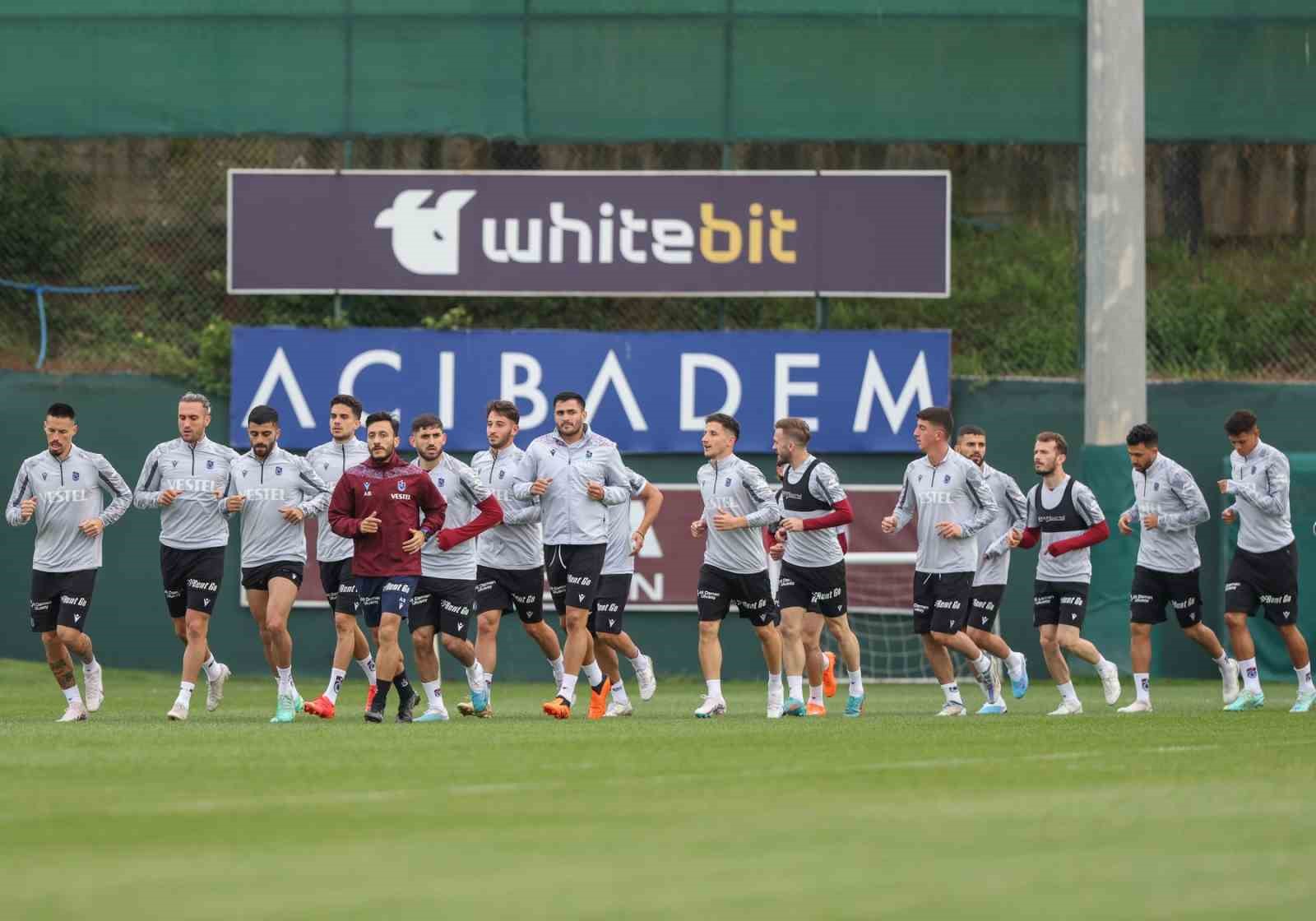 TRABZONSPOR, BU SEZON SPOR TOTO SÜPER LİG’DE ŞAMPİYONLUK SENDROMU YAŞADI.