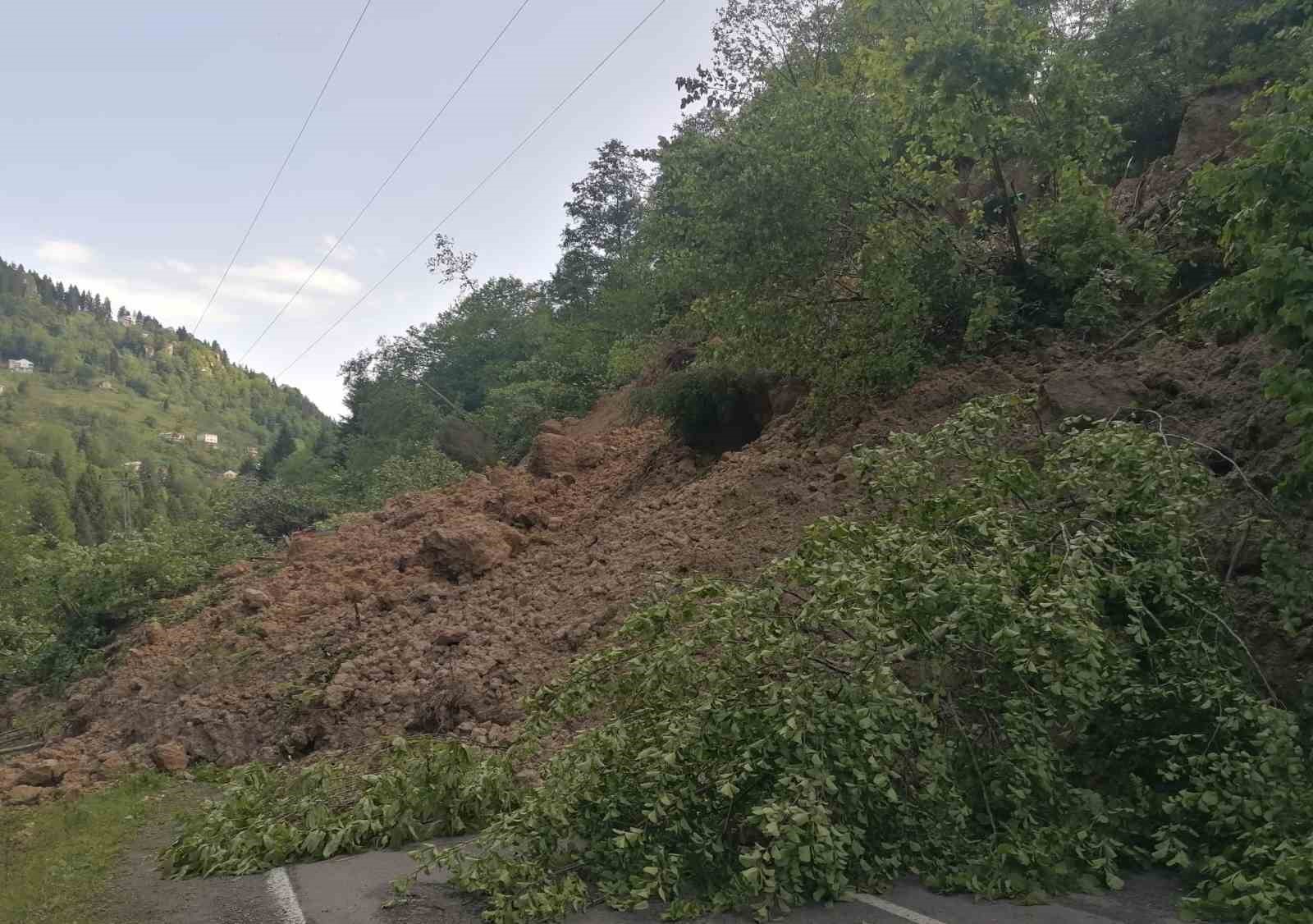 TRABZON'DA GEÇTİĞİMİZ GÜNLERDE ETKİLİ OLAN YAĞMURLARIN ARDINDAN SUYA DOYAN TOPRAĞIN