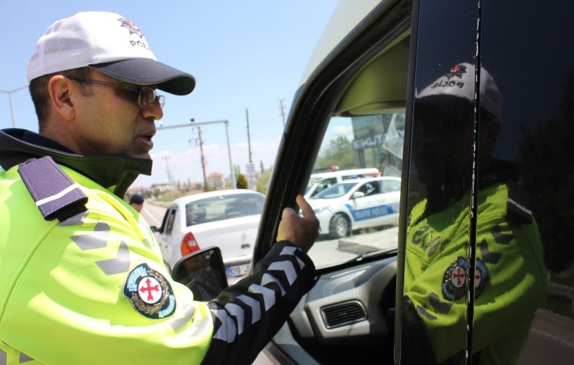 TRAFİK POLİSİ VE JANDARMA TRAFİKTEN BİLGİLENDİRMELER GERÇEKLEŞTİRİLİYOR