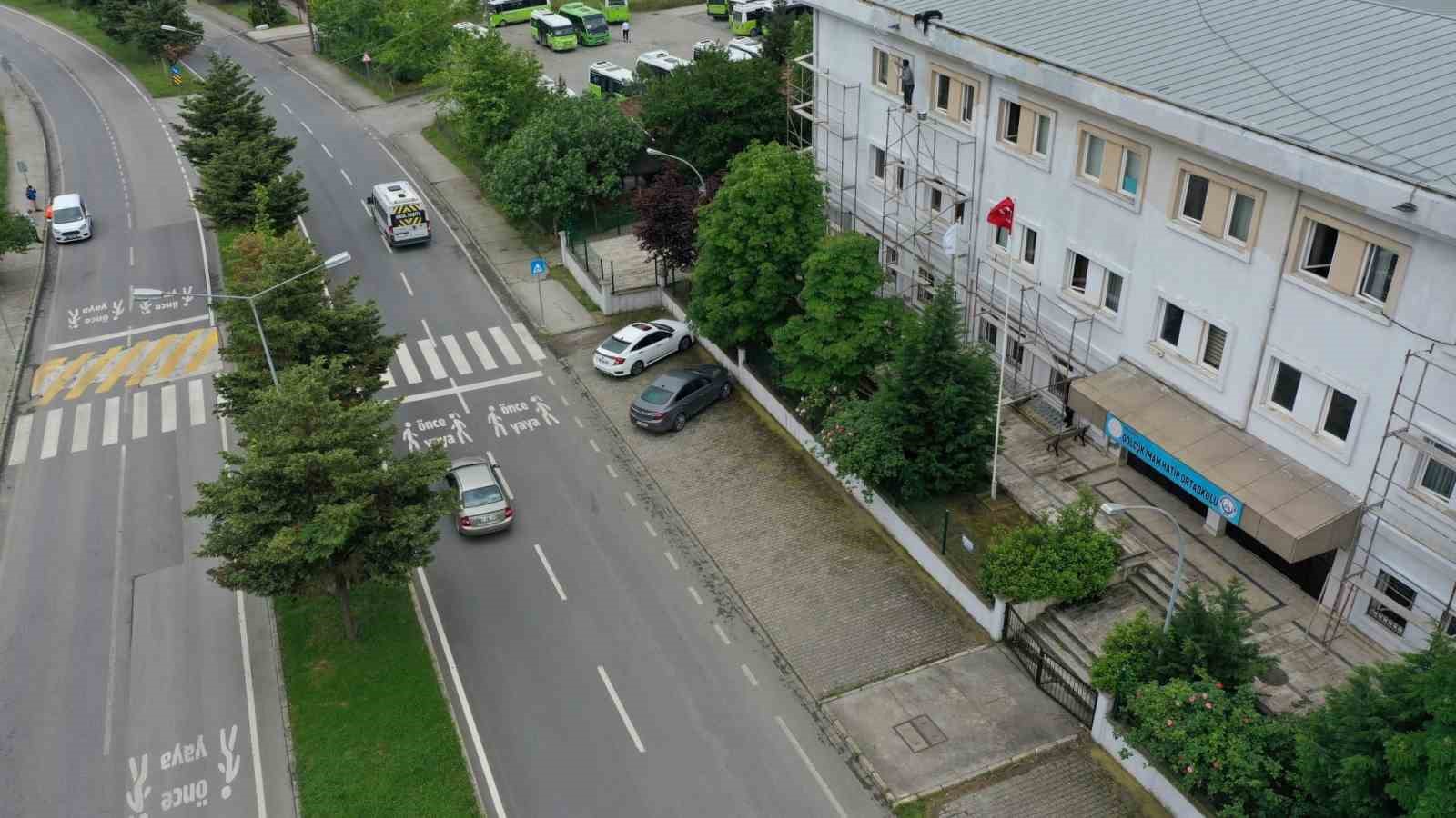KOCAELİ'DE BAŞTA OKUL YOLLARI OLMAK ÜZERE YAPILAN ÇALIŞMALARLA YAYALARIN GÜVENLİĞİ