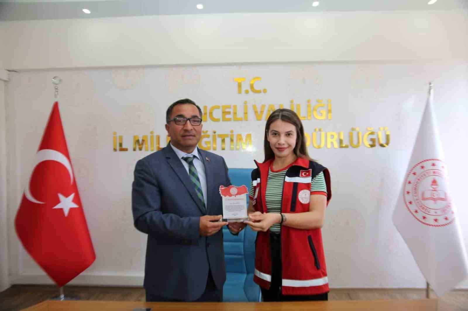TUNCELİ MİLLİ EĞİTİM BAKANLIĞI ARAMA KURTARMA BİRİMİ (MEB-AKUB)’A PLAKET VERİLDİ.