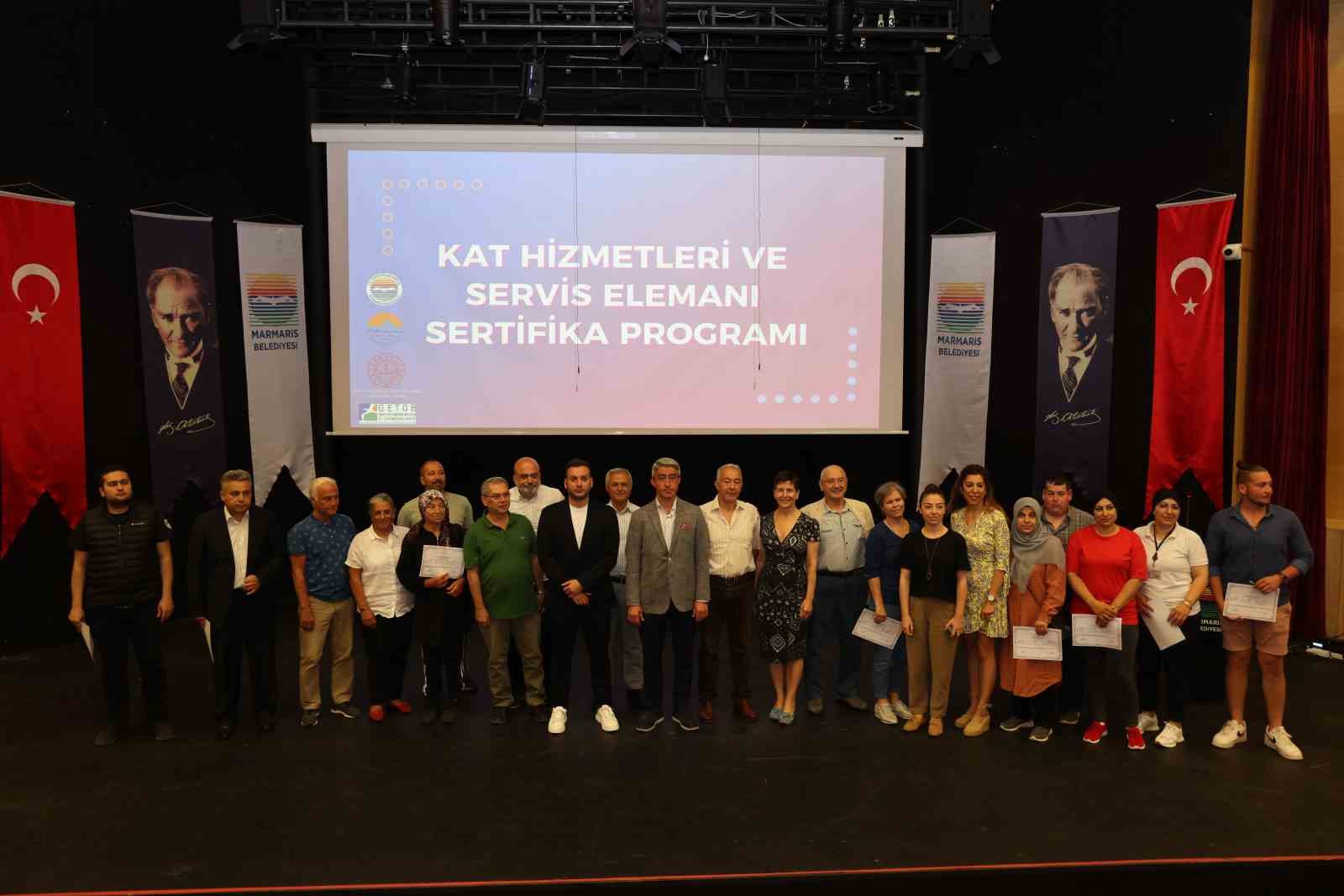 TURİZM ARA ELEMAN KURSİYERLERİ SERTİFİKA ALDI