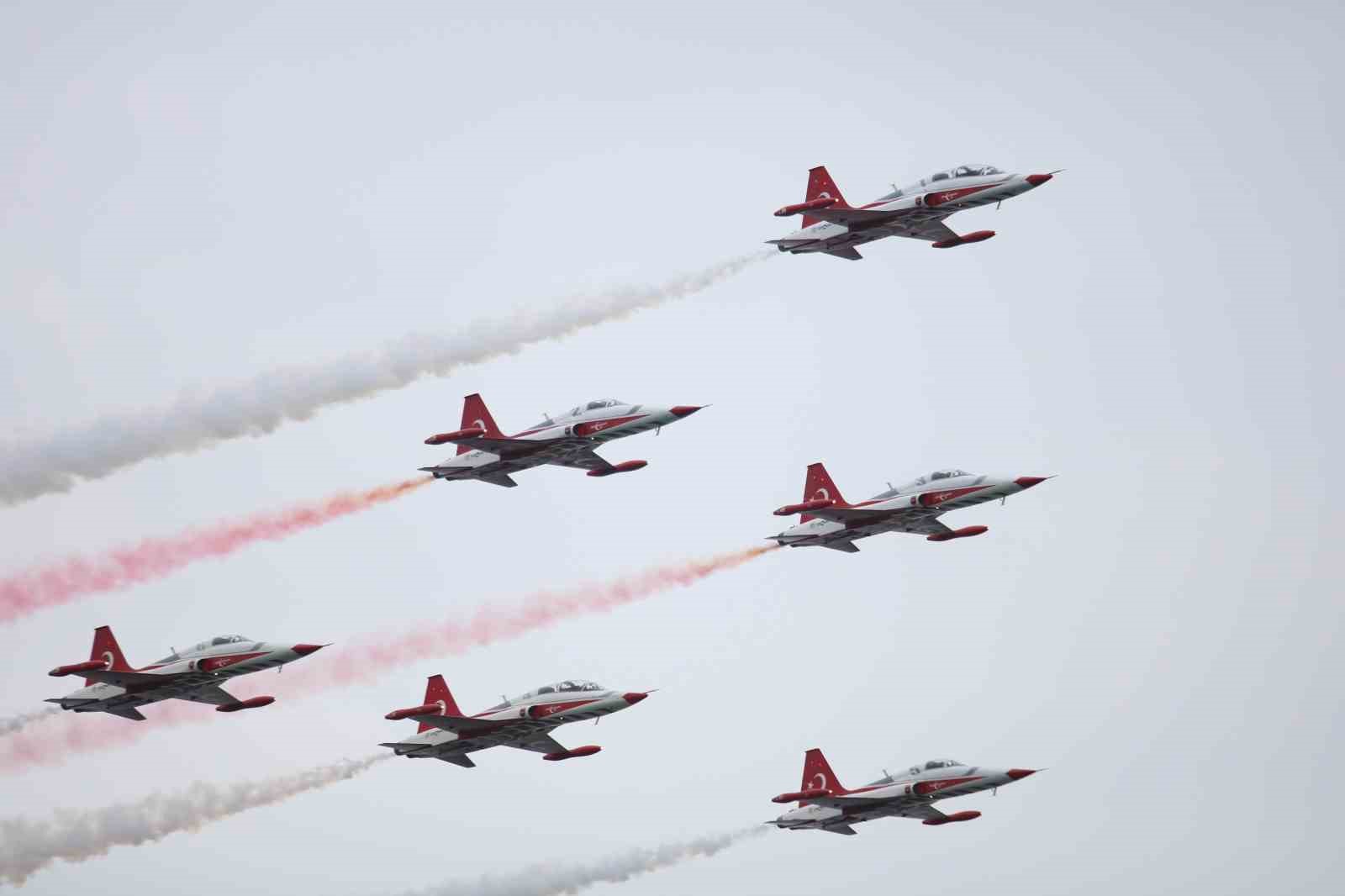 SAMSUN’DA 19 MAYIS ATATÜRK’Ü ANMA, GENÇLİK VE SPOR BAYRAMI KUTLAMALARI