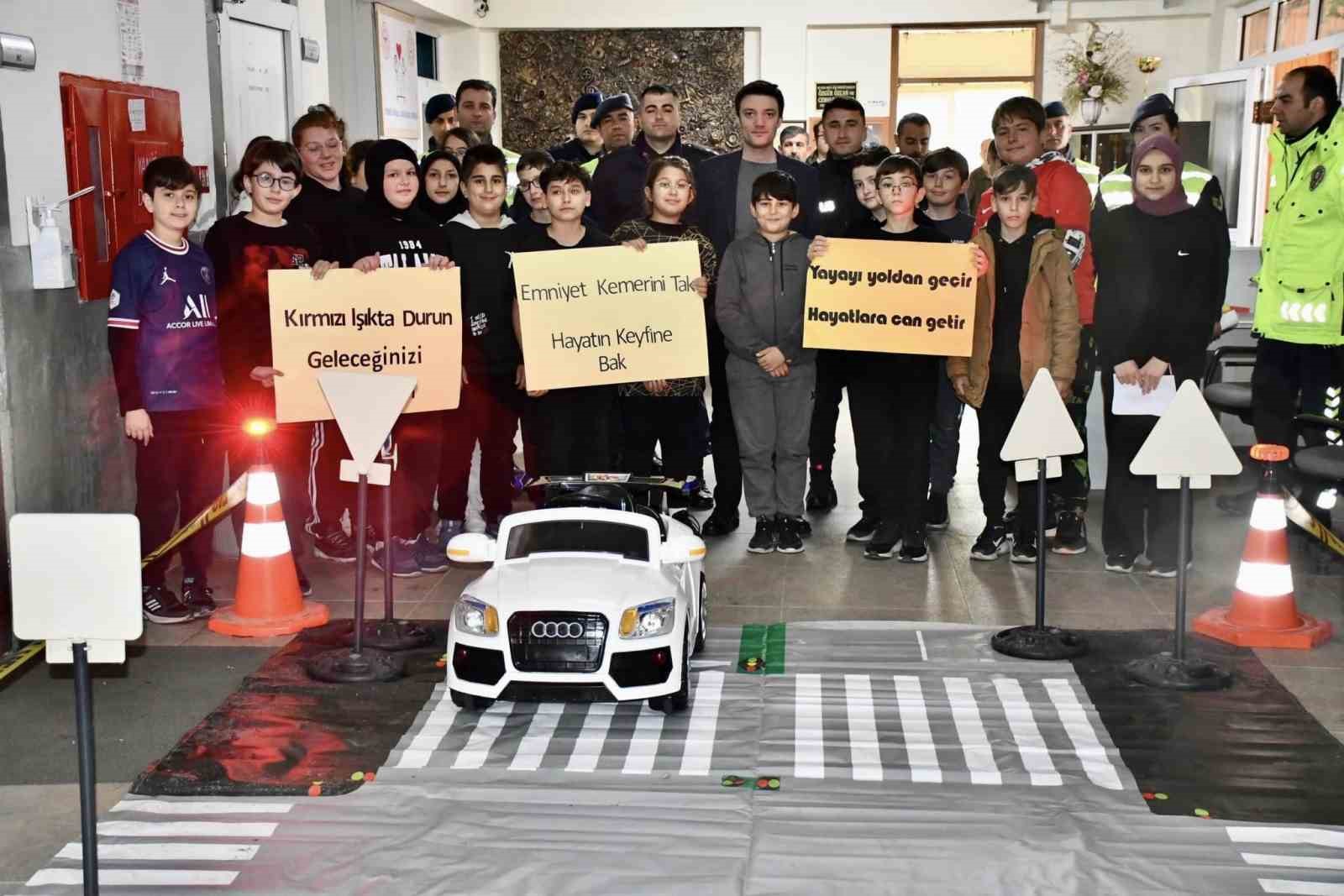 TÜRKELİ'DE TRAFİK HAFTASI ETKİNLİKLERİ TÜRKELİ İLÇESİNDE, 6-12 MAYIS KARAYOLU TRAFİK