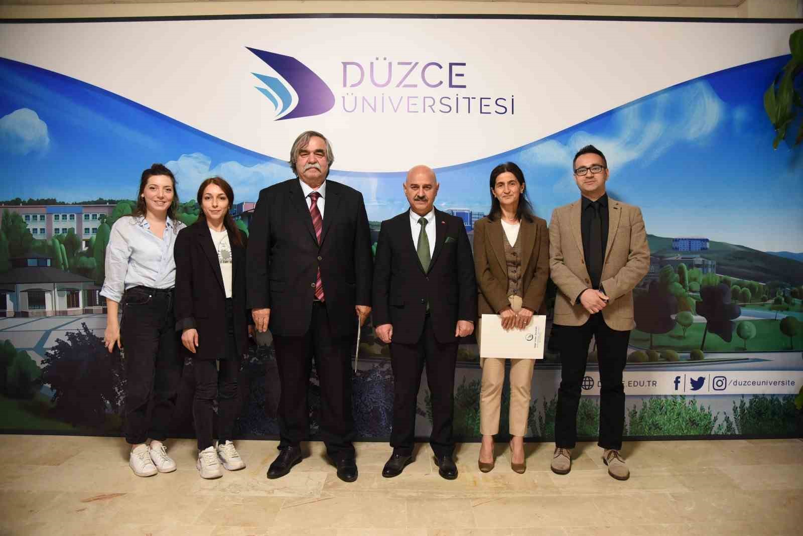 DÜZCE ÜNİVERSİTESİ BÖLGESEL KALKINMA AMAÇLI MİSYON FARKLILAŞMASI DAHİLİNDE ARICILIK ALANINDA