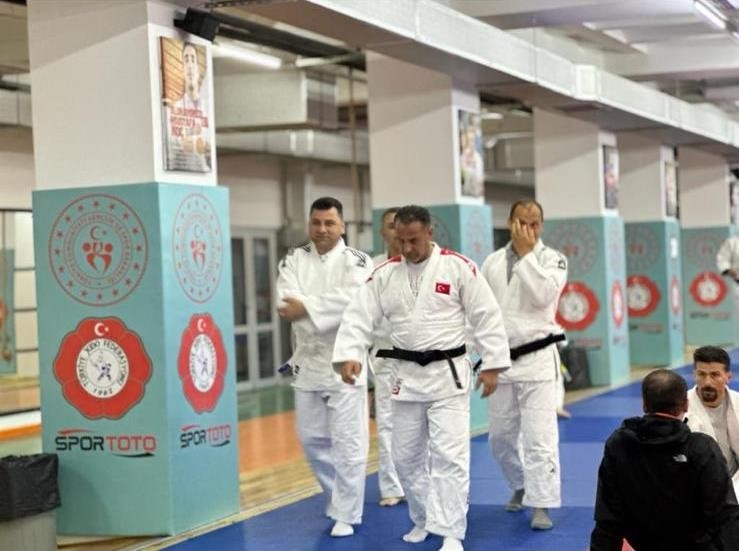 TÜRKİYE JUDO ŞAMPİYONU TÜRKELİ’DEN ANKARA’DA DÜZENLENEN 2023 VETERANLAR TÜRKİYE JUDO