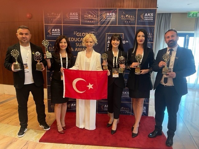 DÜNYANIN FARKLI YERLERİNDEN GELEN KATILIMCILARIN YER ALDIĞI TÖRENDE, TÜRKİYE’DEN PINAR