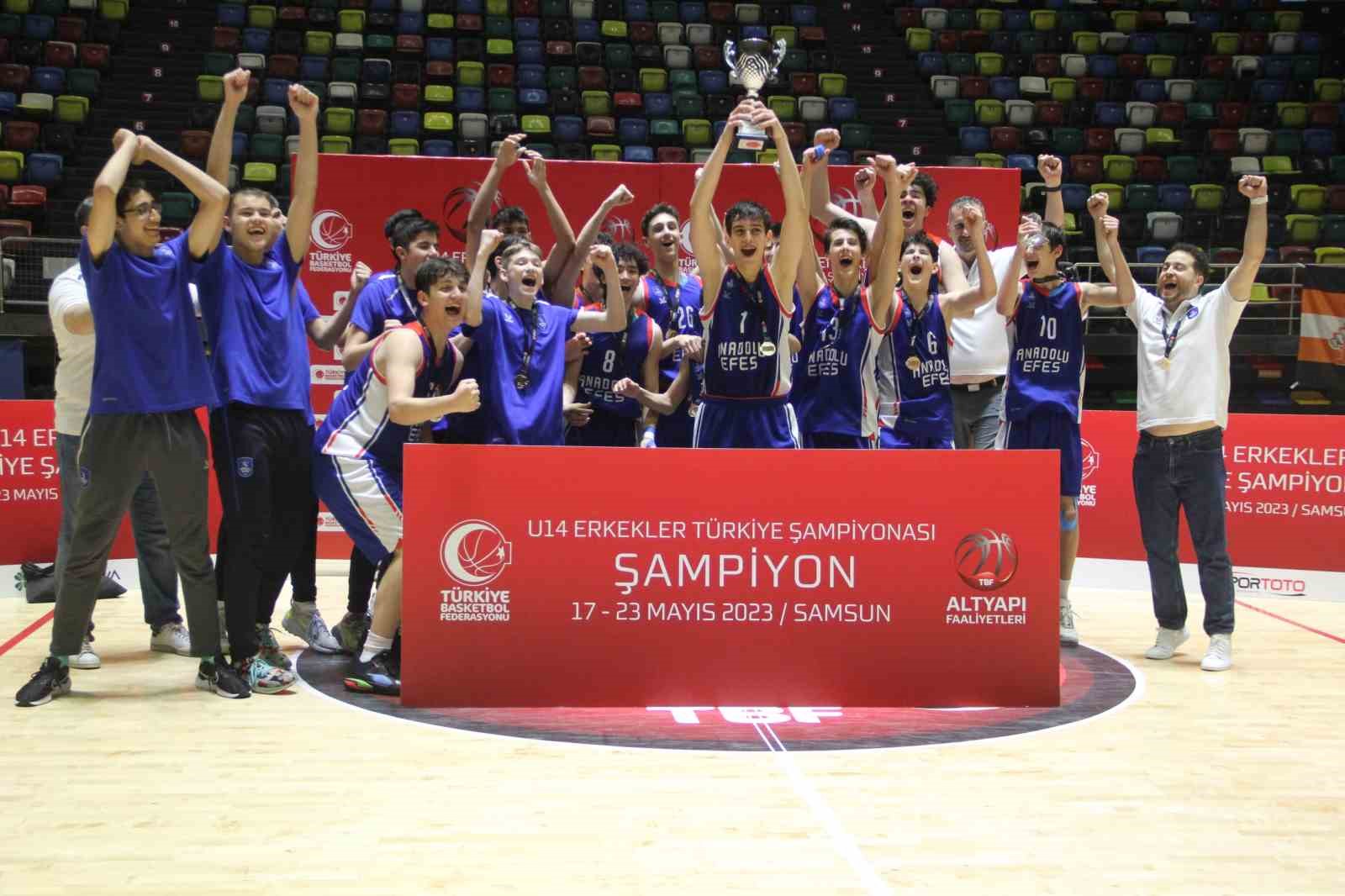 SAMSUN’UN TEKKEKÖY İLÇESİNDE DÜZENLENEN U14 ERKEKLER TÜRKİYE ŞAMPİYONASI’NDA ANADOLU EFES