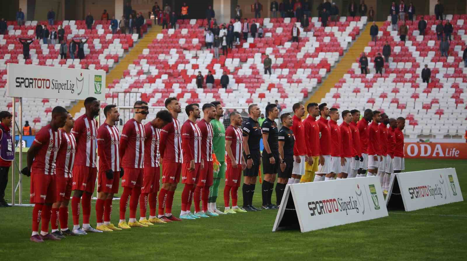 ÜMRANİYESPOR, SPOR TOTO SÜPER LİG'İN 33. HAFTASINDA EVİNDE SİVASSPOR İLE