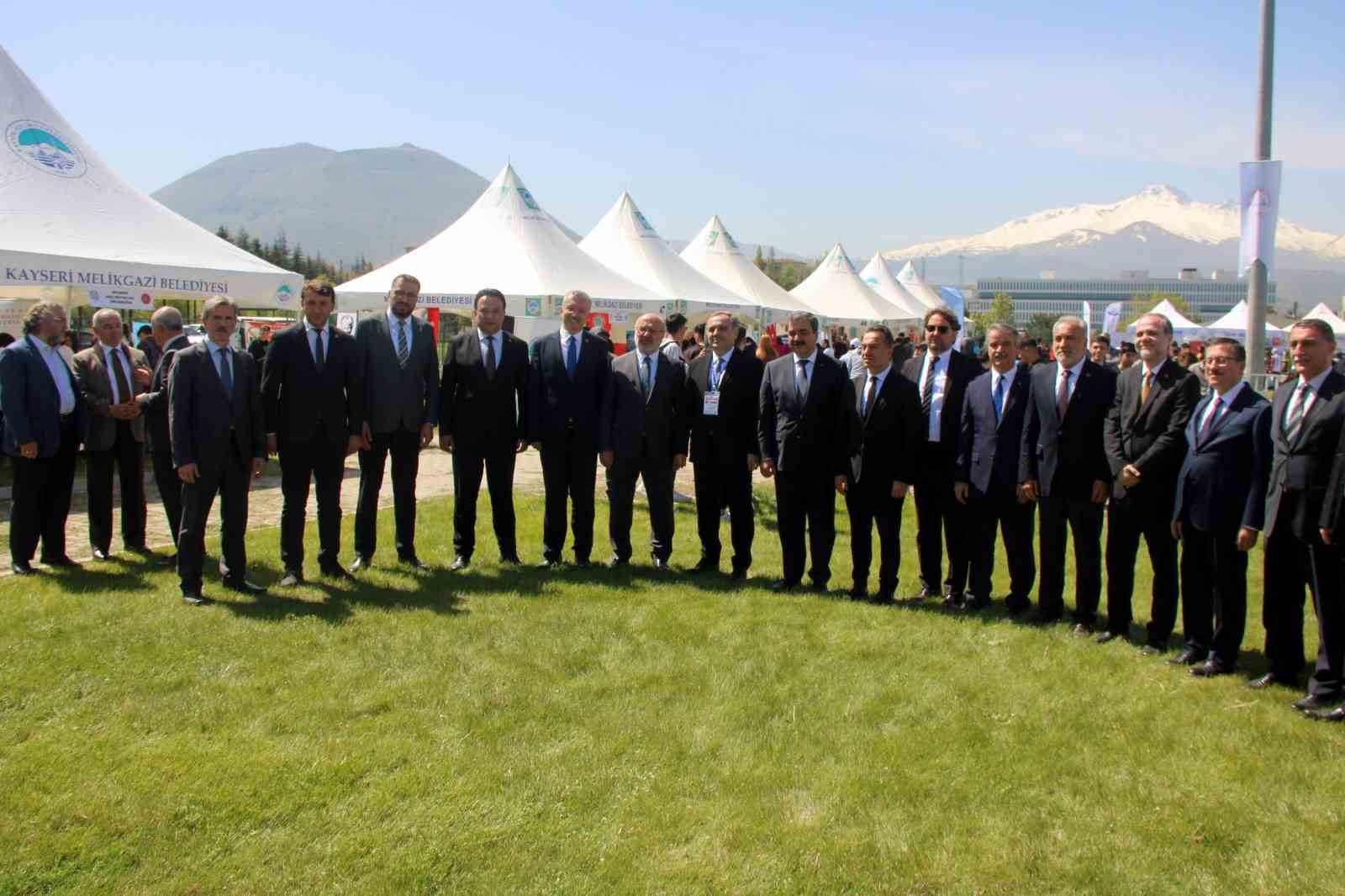 ANADOLU ÜNİVERSİTELER BİRLİĞİ TARAFINDAN ERCİYES ÜNİVERSİTESİ'NDE (ERÜ) ÜNİVERSİTE TANITIM FUARI