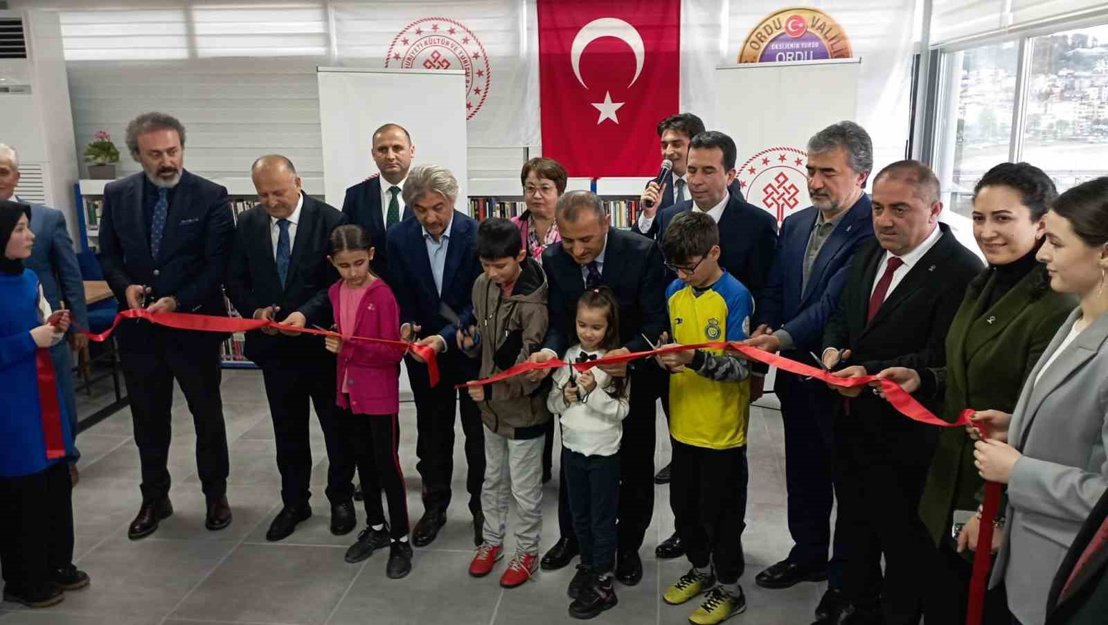ÜNYE AVM KÜTÜPHANE AÇILIŞI