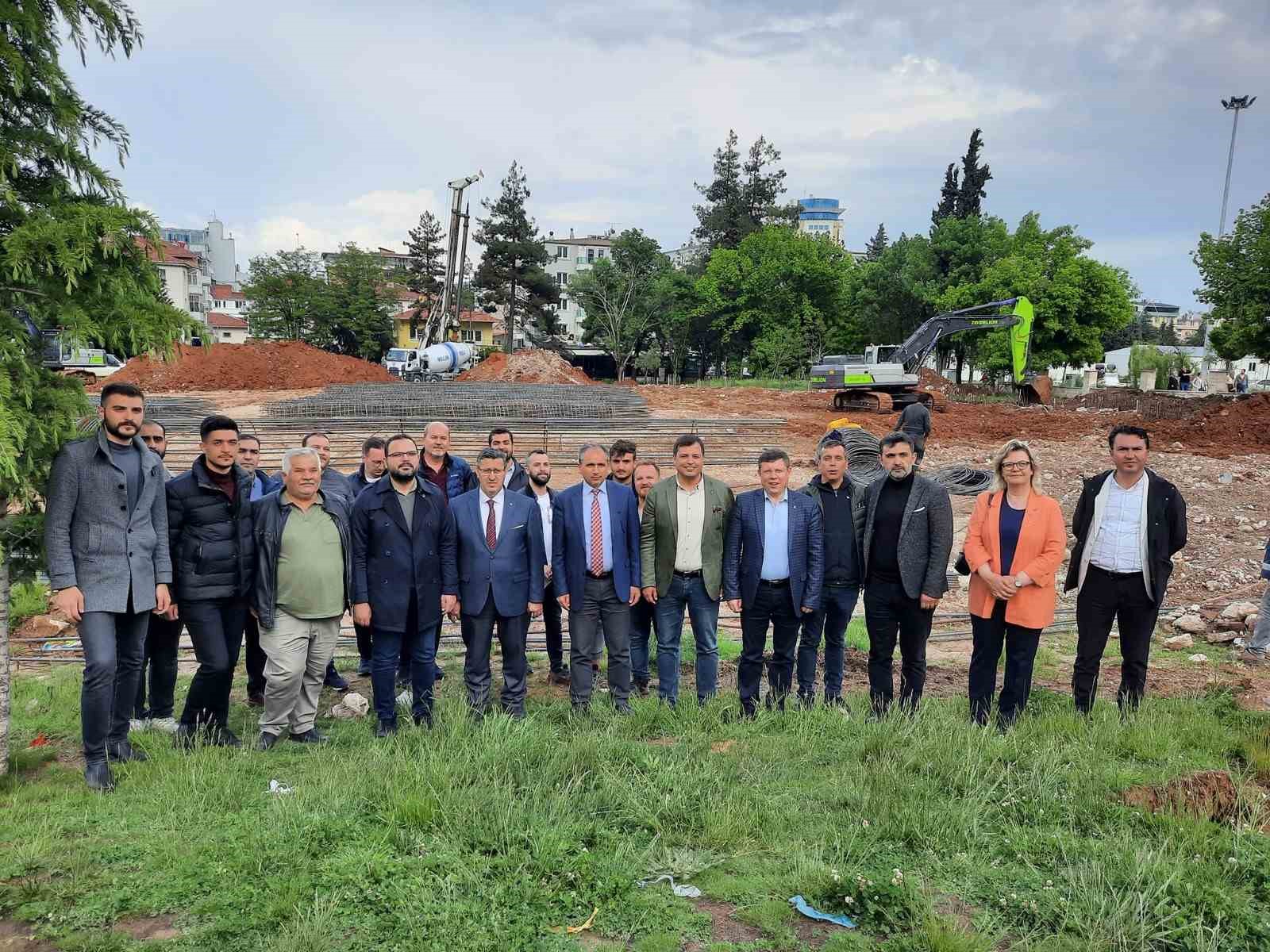 UŞAK’TA 2016 YILINDA HAYATA GEÇİRİLEN MİLLET BAHÇESİ PROJESİNDE, İNŞAAT ÇALIŞMALARINA