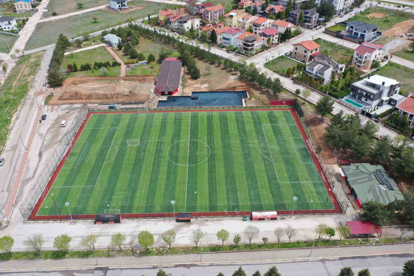 SAĞLIKLI YAŞAM İÇİN SPORA TEŞVİK ÇALIŞMALARI YÜRÜTEN VE SPORCULARIN YANINDA