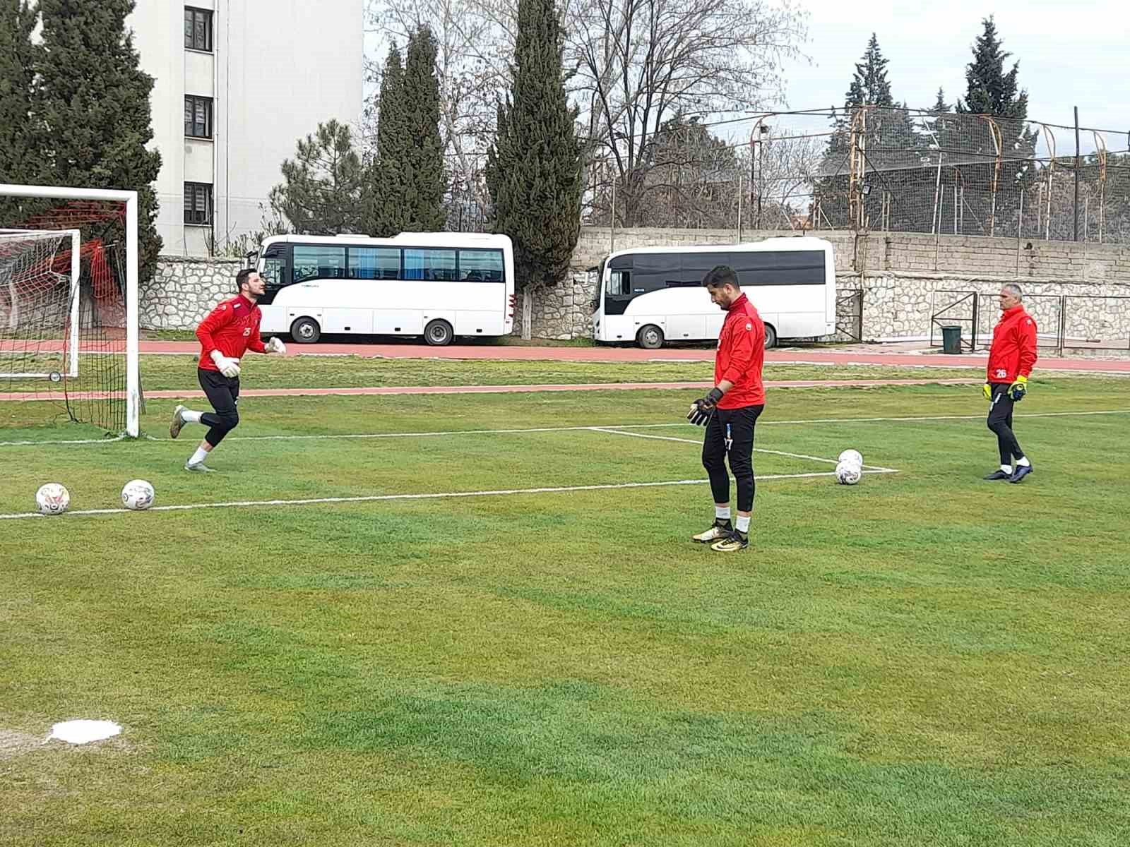 UŞAKSPOR 16 MAYIS GÜNÜ SAHASINDA KARŞILAŞACAĞI VANSPOR MAÇI HAZIRLIKLARINA BAŞLADI.