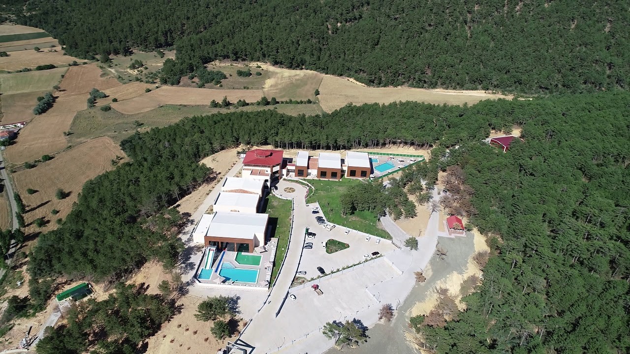 UŞAK’IN BANAZ İLÇESİ HAMAMBOĞAZI MEVKİİNDE 2 BİN 400 DEKARLIK ALANDA
