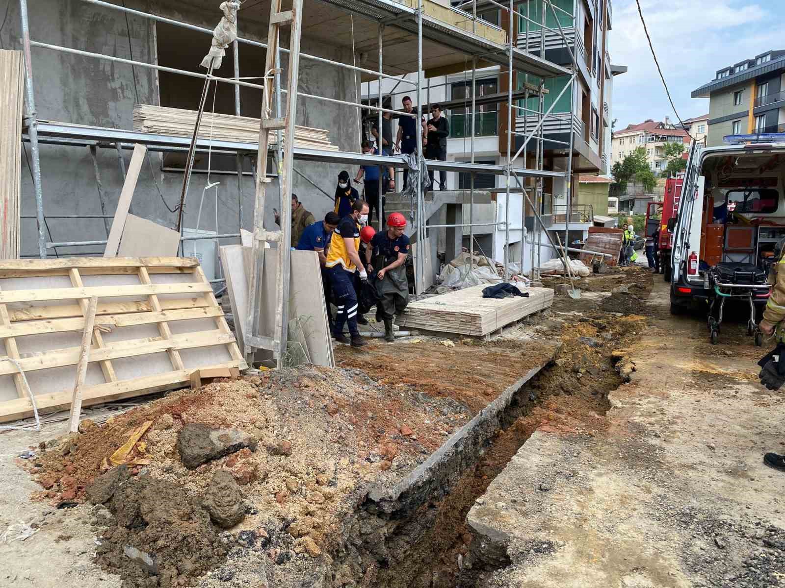 ÜSKÜDAR’DA BİR İNŞAATIN ASANSÖR BOŞLUĞUNDA CESET BULUNDU.