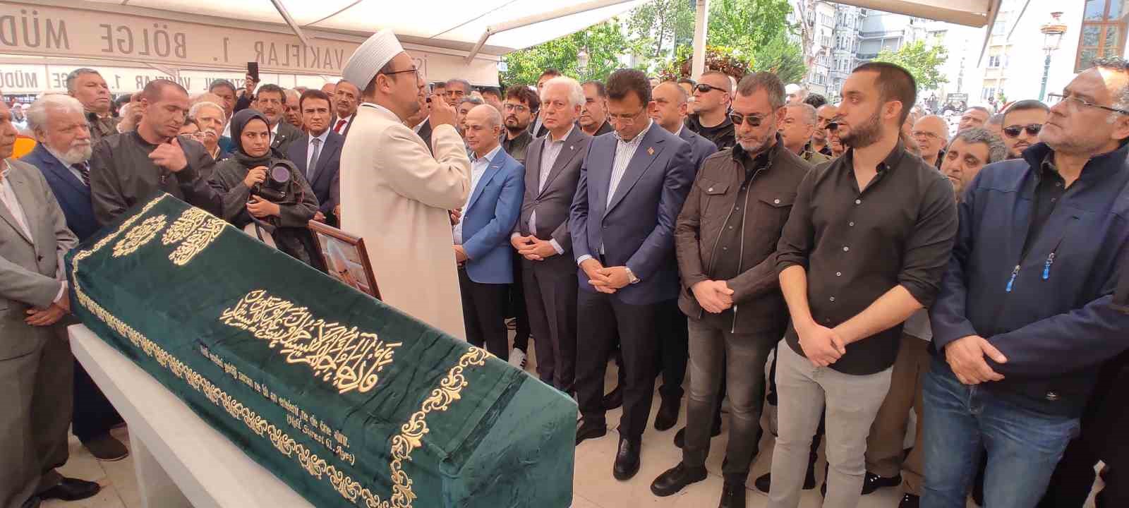 USTA SANATÇI NURİ SESİGÜZEL SON YOLCULUĞUNA UĞURLANDI