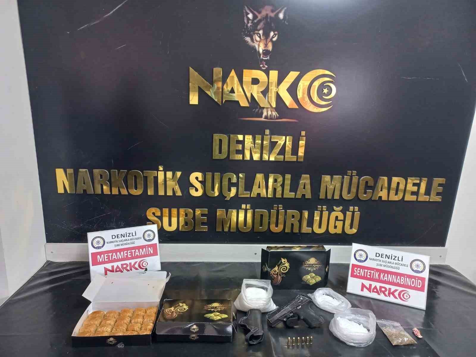 DENİZLİ'DE YAPILAN EŞ ZAMANLI OPERASYONLARDA TUTUKLANAN 12 ZEHİR TACİRİNDEN KİLOLARCA