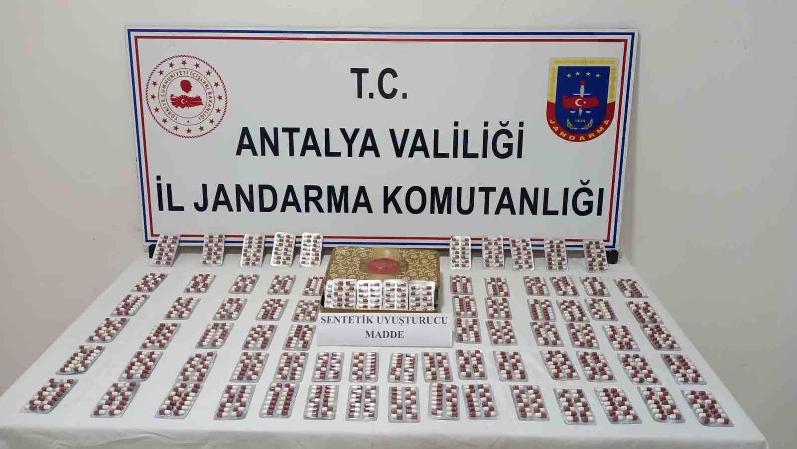 JANDARMA EKİPLERİNİN NARKOTİK KÖPEĞİ BAYIR İLE BİRLİKTE YAPILAN ARAMADA; 1856