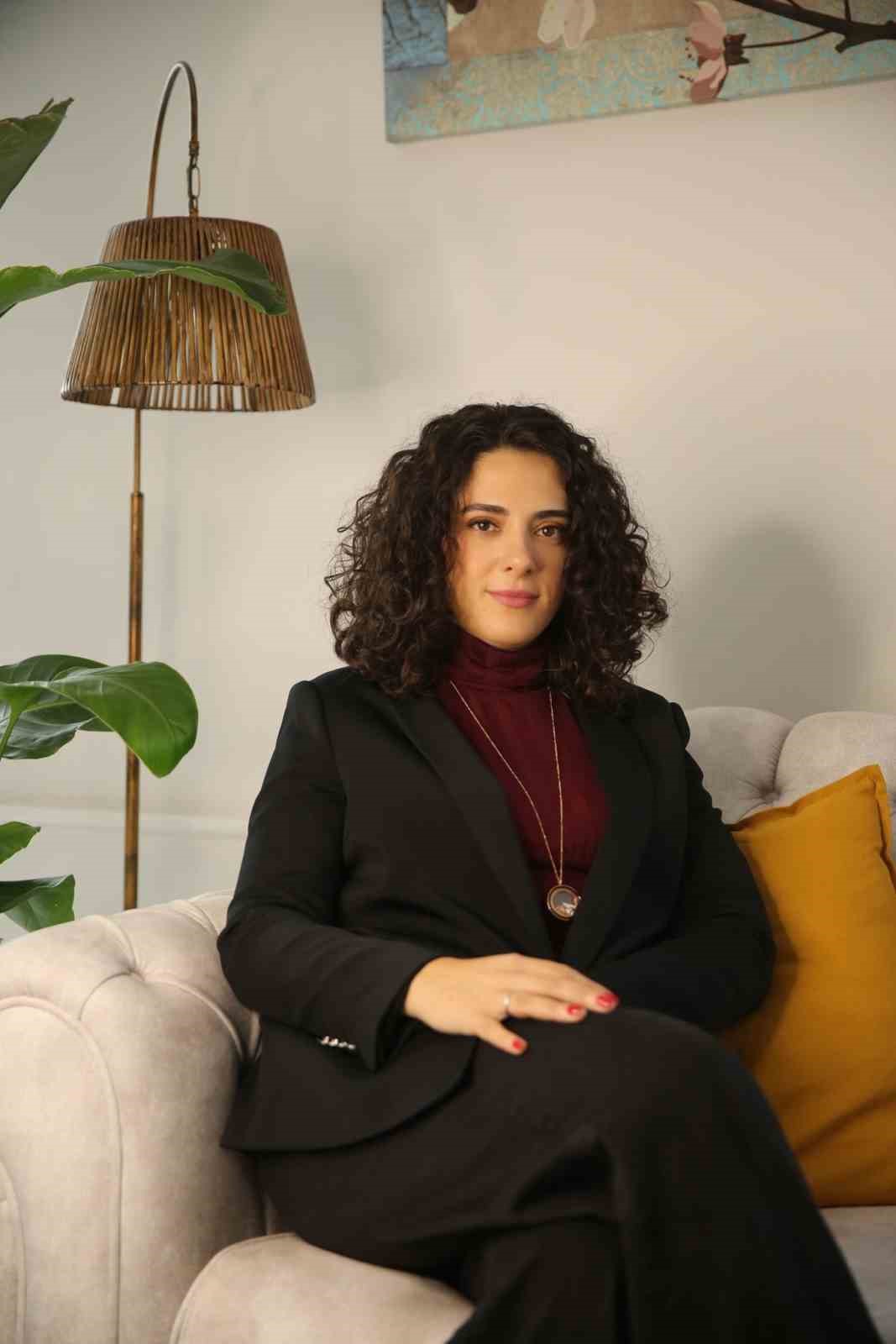 PSİKOTERAPİST VE İÇ HASTALIKLARI UZMANI DR. SELİN YURDAKUL, SEÇİM SÜRECİNİN